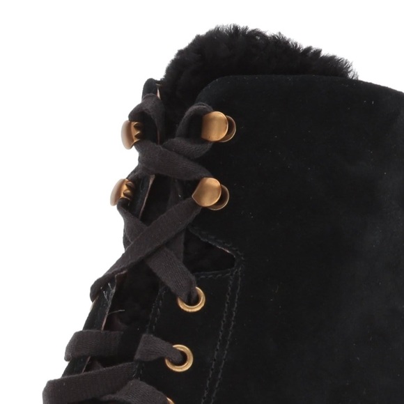 New❄️Gorgeous UGG wedge boot - Picture 6 of 8